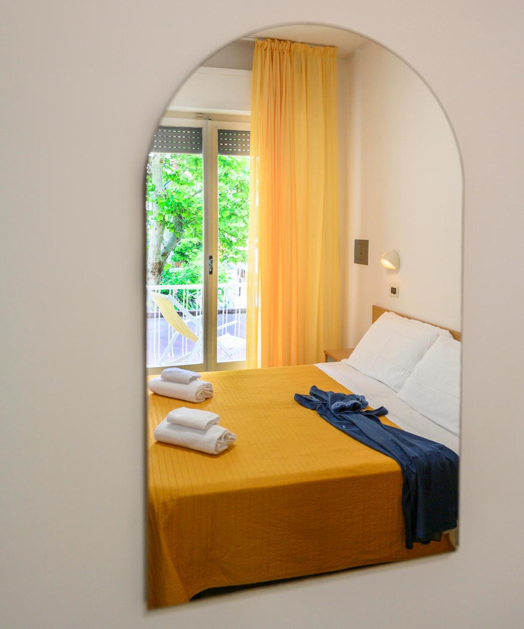 Hotel St. Moritz Римини Экстерьер фото